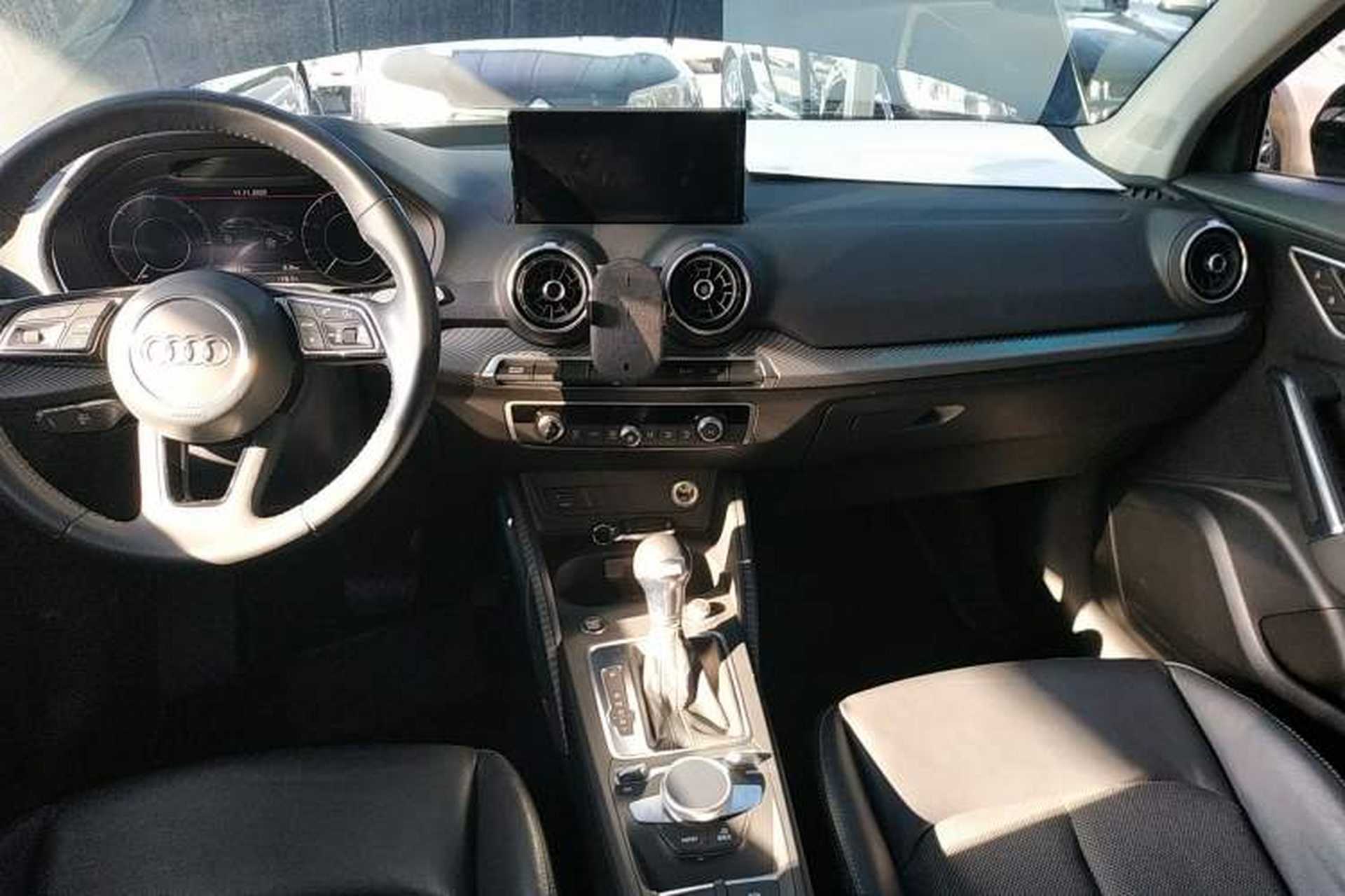 Used Audi Q2L e-tron 2019 Q2L e-tron Pure Electric Smart Enjoyment Model Audio And AC Panel