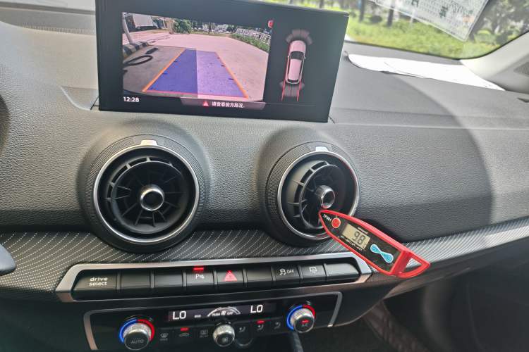 Used Audi Q2L e-tron 2019 Q2L e-tron Pure Electric Smart Style Audio And AC Panel