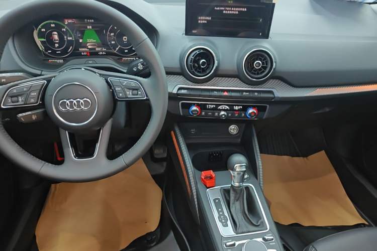 Used Audi Q2L e-tron 2019 Q2L e-tron Pure Electric Smart Enjoyment Model Audio And AC Panel