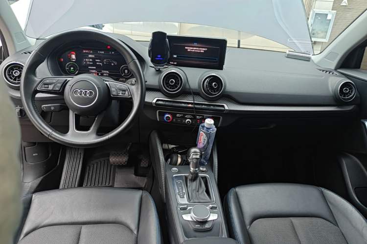 Used Audi Q2L e-tron 2019 Q2L e-tron Pure Electric Smart Enjoyment Model Center Console