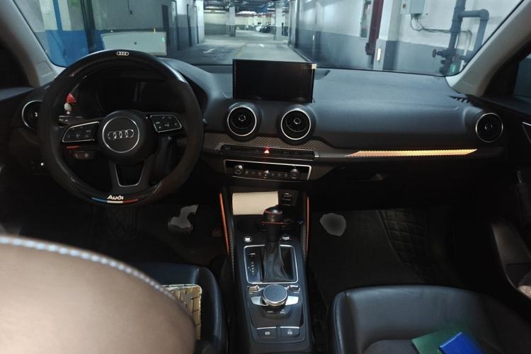 Used Audi Q2L e-tron 2019 Q2L e-tron Pure Electric Smart Enjoyment Model Center Console