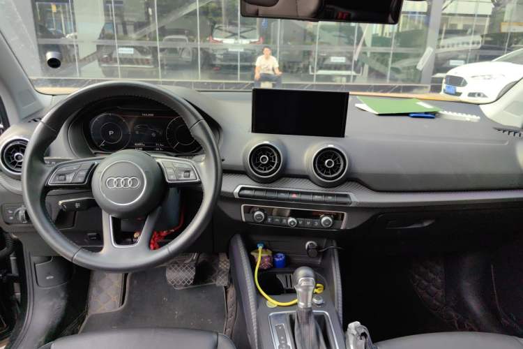 Used Audi Q2L e-tron 2019 Q2L e-tron Pure Electric Smart Enjoyment Model Center Console