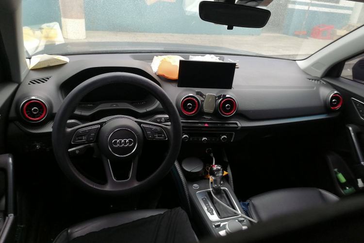 Used Audi Q2L e-tron 2019 Q2L e-tron Pure Electric Smart Enjoyment Model Center Console