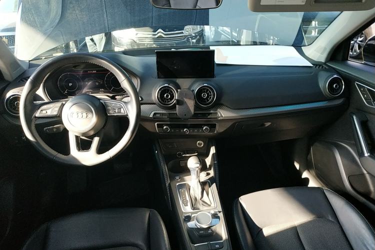 Used Audi Q2L e-tron 2019 Q2L e-tron Pure Electric Smart Enjoyment Model Center Console