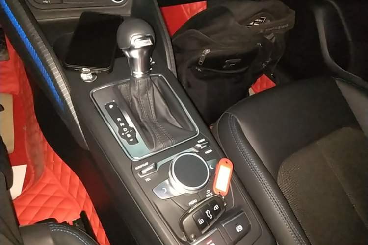 Used Audi Q2L e-tron 2019 Q2L e-tron Pure Electric Smart Enjoyment Model Gear Lever