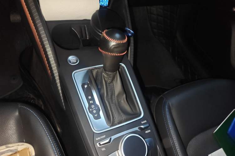Used Audi Q2L e-tron 2019 Q2L e-tron Pure Electric Smart Enjoyment Model Gear Lever
