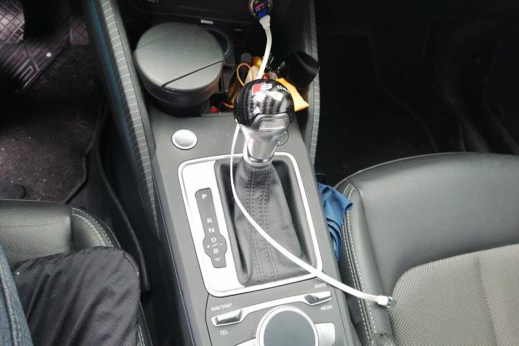 Used Audi Q2L e-tron 2019 Q2L e-tron Pure Electric Smart Enjoyment Model Gear Lever