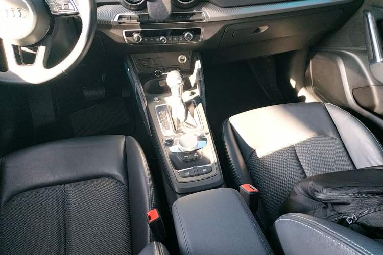 Used Audi Q2L e-tron 2019 Q2L e-tron Pure Electric Smart Enjoyment Model Gear Lever