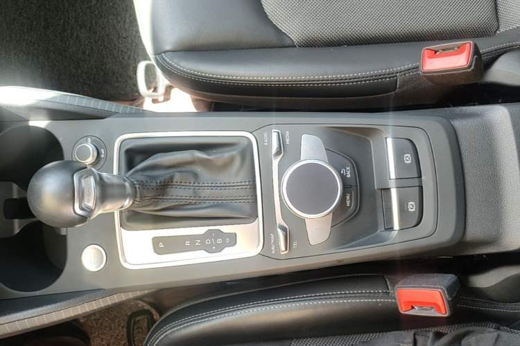Used Audi Q2L e-tron 2019 Q2L e-tron Pure Electric Smart Style Gear Lever