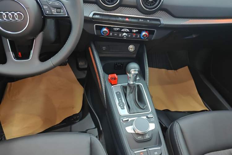 Used Audi Q2L e-tron 2019 Q2L e-tron Pure Electric Smart Enjoyment Model Gear Lever