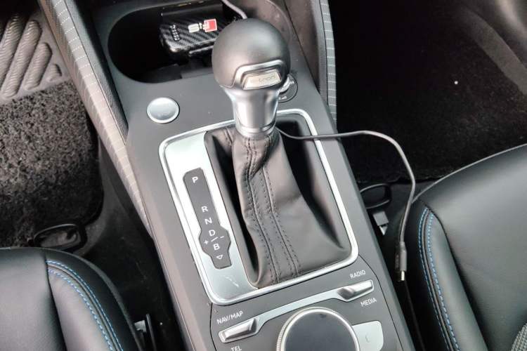 Used Audi Q2L e-tron 2019 Q2L e-tron Pure Electric Smart Enjoyment Model Gear Lever