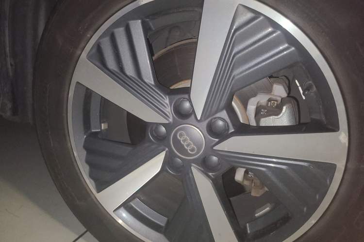 Used Audi Q2L e-tron 2019 Q2L e-tron Pure Electric Smart Enjoyment Model Right Front Wheel Hub