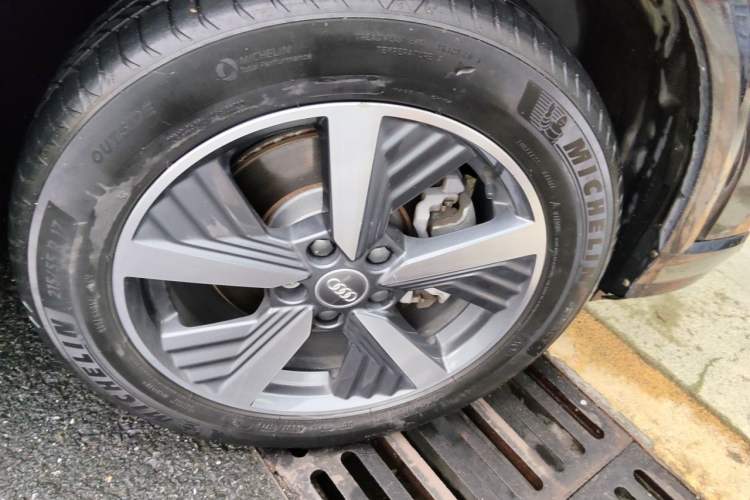 Used Audi Q2L e-tron 2019 Q2L e-tron Pure Electric Smart Enjoyment Model Right Front Wheel Hub