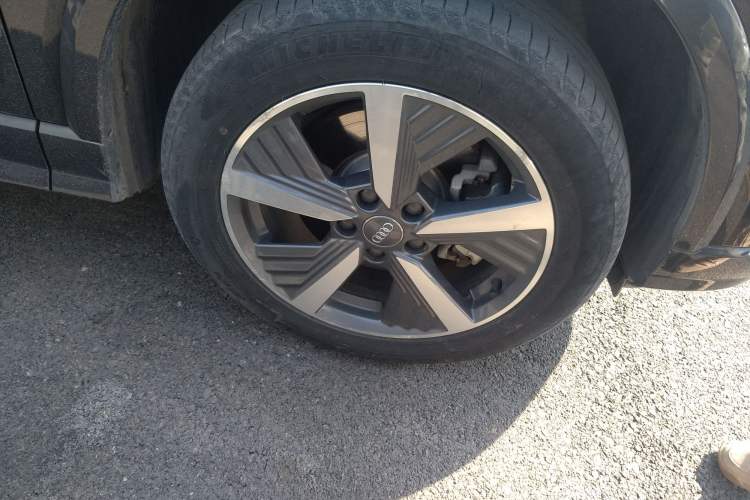 Used Audi Q2L e-tron 2019 Q2L e-tron Pure Electric Smart Enjoyment Model Right Front Wheel Hub