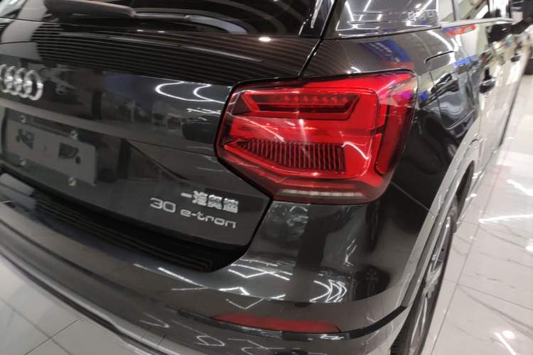 Used Audi Q2L e-tron 2019 Q2L e-tron Pure Electric Smart Enjoyment Model Right Rear Taillight