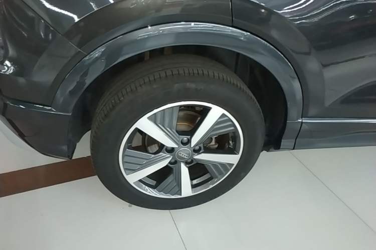 Used Audi Q2L e-tron 2019 Q2L e-tron Pure Electric Smart Enjoyment Model Right Rear Wheel Hub
