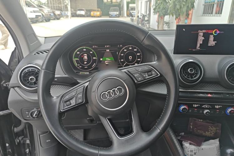 Used Audi Q2L e-tron 2019 Q2L e-tron Pure Electric Smart Enjoyment Model Steering Wheel