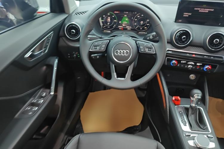 Used Audi Q2L e-tron 2019 Q2L e-tron Pure Electric Smart Enjoyment Model Steering Wheel
