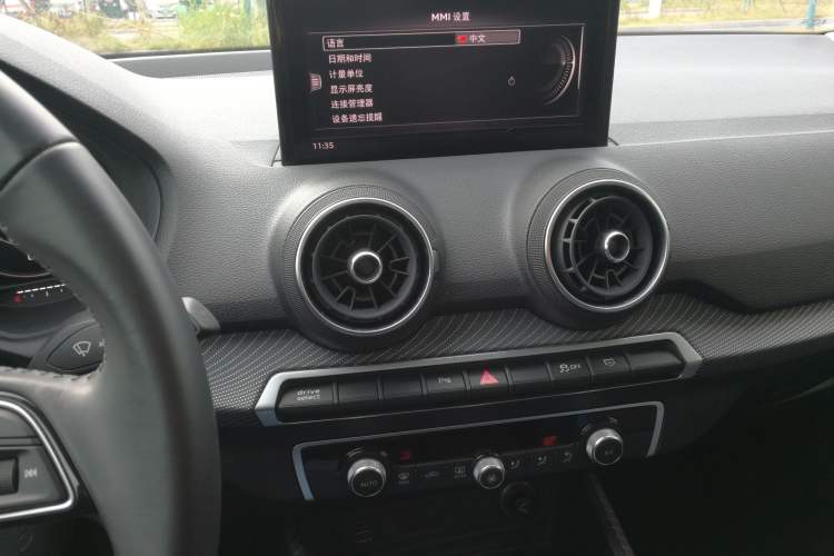 Used Audi Q2L e-tron 2019 Q2L e-tron Pure Electric Smart Enjoyment Model Audio And AC Panel