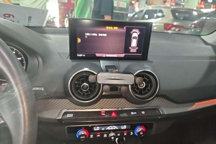 Used Audi Q2L e-tron 2019 Q2L e-tron Pure Electric Smart Enjoyment Model Audio And AC Panel