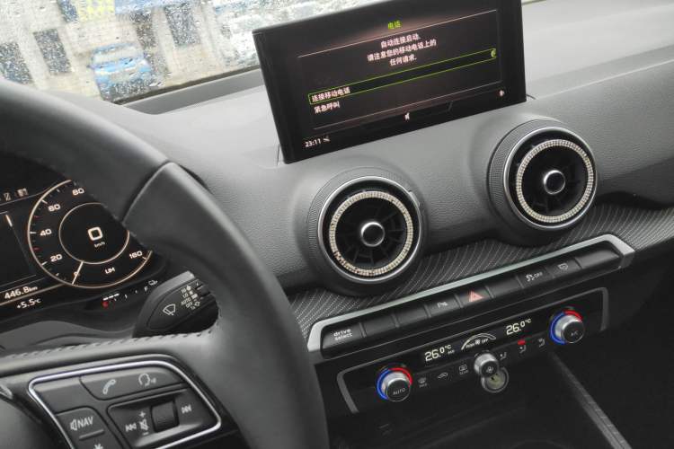 Used Audi Q2L e-tron 2019 Q2L e-tron Pure Electric Smart Enjoyment Model Audio And AC Panel