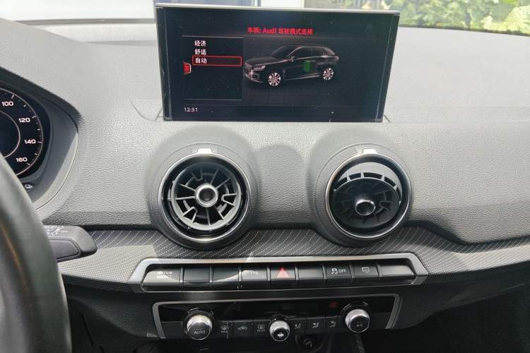 Used Audi Q2L e-tron 2019 Q2L e-tron Pure Electric Smart Enjoyment Model Audio And AC Panel