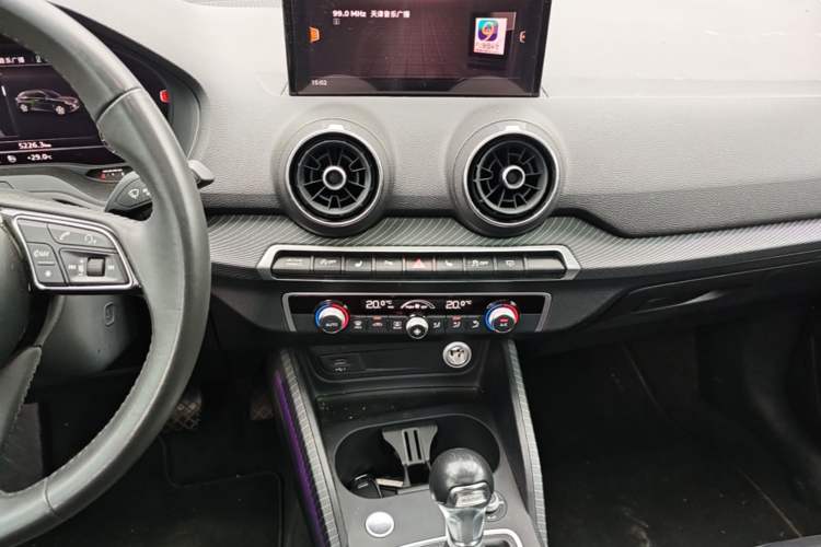 Used Audi Q2L e-tron 2019 Q2L e-tron Pure Electric Smart Enjoyment Model Audio And AC Panel