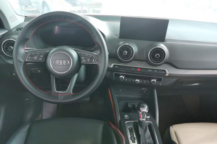 Used Audi Q2L e-tron 2019 Q2L e-tron Pure Electric Smart Style Center Console