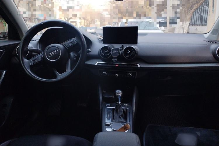 Used Audi Q2L e-tron 2019 Q2L e-tron Pure Electric Smart Enjoyment Model Center Console