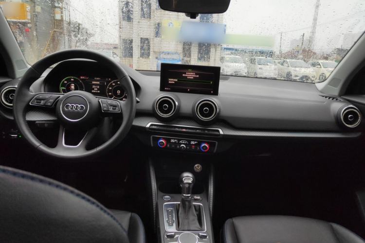 Used Audi Q2L e-tron 2019 Q2L e-tron Pure Electric Smart Enjoyment Model Center Console