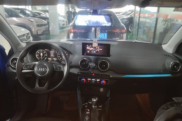 Used Audi Q2L e-tron 2019 Q2L e-tron Pure Electric Smart Enjoyment Model Center Console