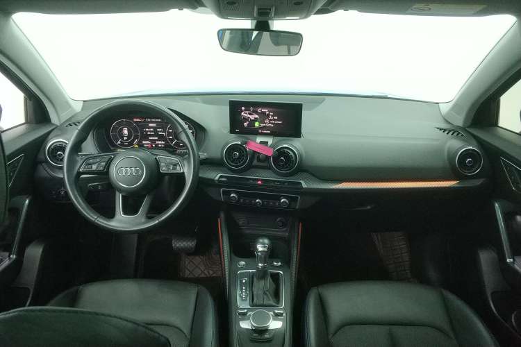 Used Audi Q2L e-tron 2019 Q2L e-tron Pure Electric Smart Enjoyment Model Center Console