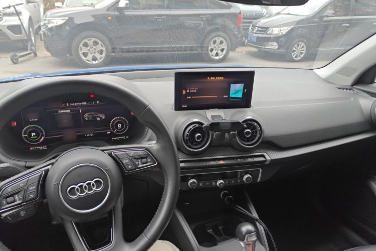 Used Audi Q2L e-tron 2019 Q2L e-tron Pure Electric Smart Enjoyment Model Center Console