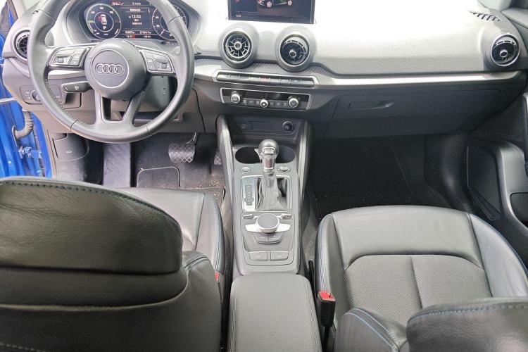 Used Audi Q2L e-tron 2019 Q2L e-tron Pure Electric Smart Enjoyment Model Center Console