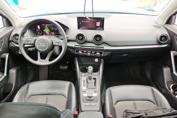 Used Audi Q2L e-tron 2019 Q2L e-tron Pure Electric Smart Enjoyment Model Center Console