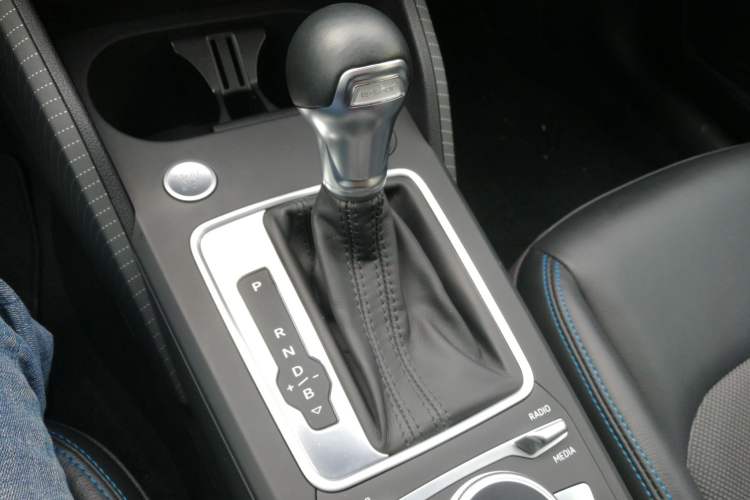 Used Audi Q2L e-tron 2019 Q2L e-tron Pure Electric Smart Enjoyment Model Gear Lever