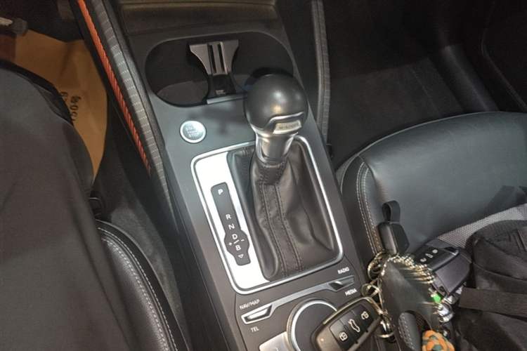 Used Audi Q2L e-tron 2019 Q2L e-tron Pure Electric Smart Enjoyment Model Gear Lever