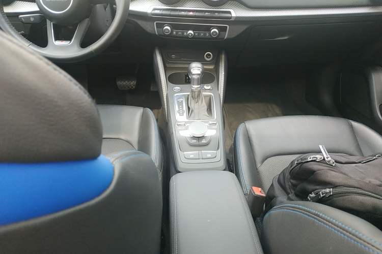 Used Audi Q2L e-tron 2019 Q2L e-tron Pure Electric Smart Style Gear Lever