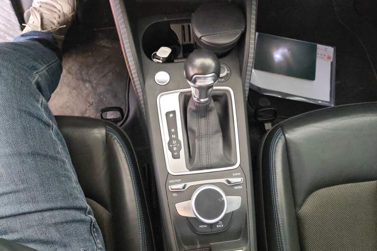 Used Audi Q2L e-tron 2019 Q2L e-tron Pure Electric Smart Enjoyment Model Gear Lever
