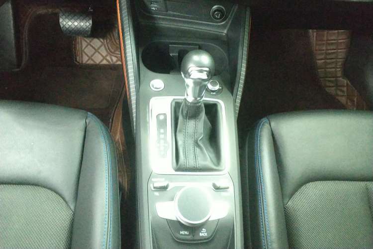Used Audi Q2L e-tron 2019 Q2L e-tron Pure Electric Smart Enjoyment Model Gear Lever