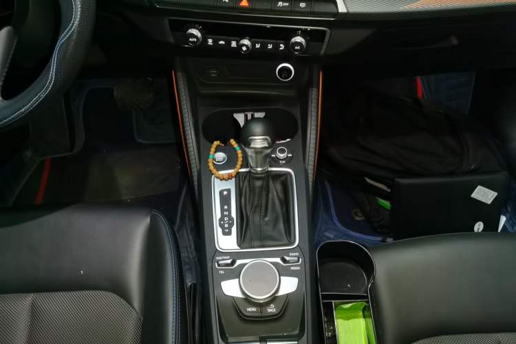 Used Audi Q2L e-tron 2019 Q2L e-tron Pure Electric Smart Enjoyment Model Gear Lever