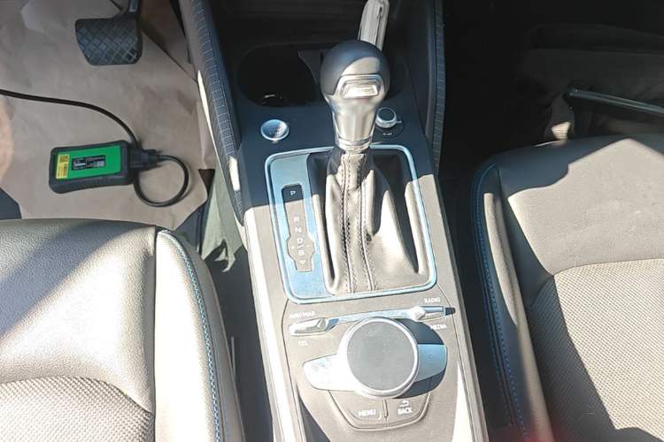 Used Audi Q2L e-tron 2019 Q2L e-tron Pure Electric Smart Enjoyment Model Gear Lever