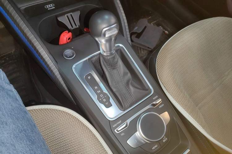 Used Audi Q2L e-tron 2019 Q2L e-tron Pure Electric Smart Enjoyment Model Gear Lever