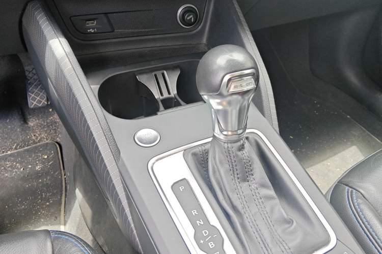 Used Audi Q2L e-tron 2019 Q2L e-tron Pure Electric Smart Enjoyment Model Gear Lever