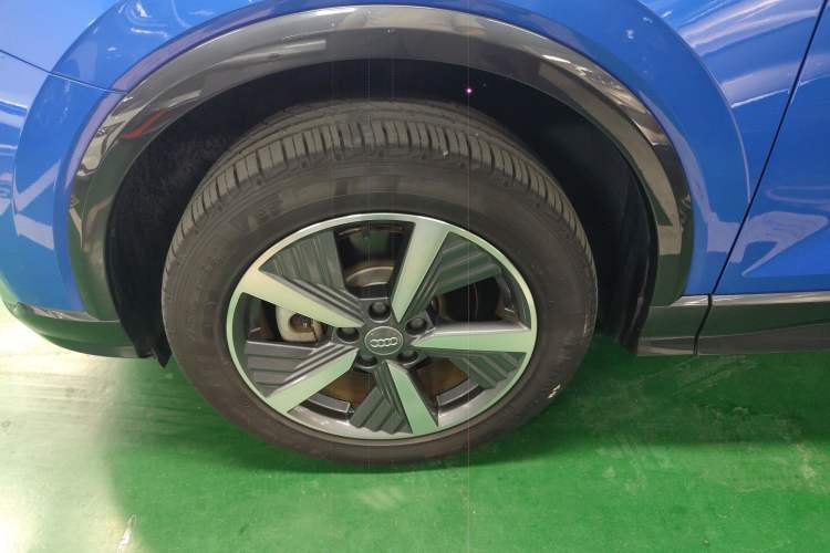 Used Audi Q2L e-tron 2019 Q2L e-tron Pure Electric Smart Enjoyment Model Left Front Wheel Hub