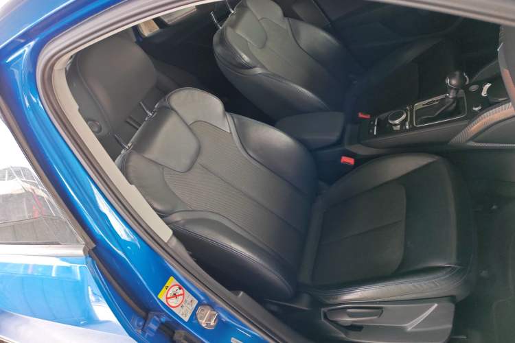 Used Audi Q2L e-tron 2019 Q2L e-tron Pure Electric Smart Enjoyment Model Right Front Seat