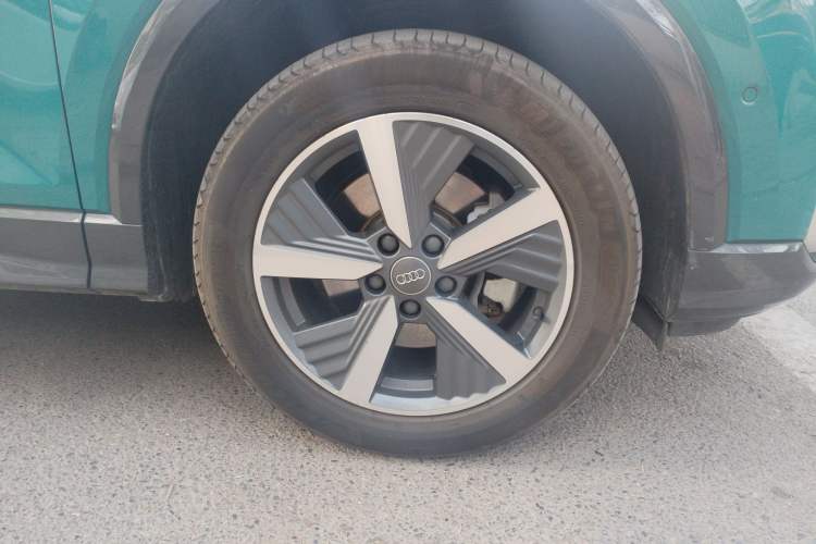 Used Audi Q2L e-tron 2019 Q2L e-tron Pure Electric Smart Enjoyment Model Right Front Wheel Hub