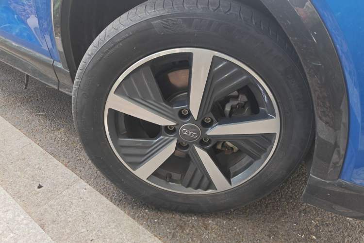 Used Audi Q2L e-tron 2019 Q2L e-tron Pure Electric Smart Enjoyment Model Right Front Wheel Hub
