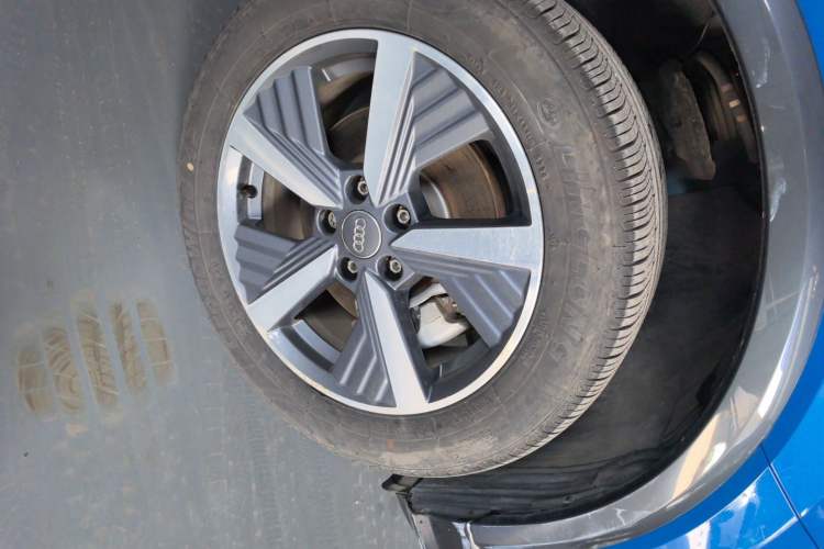Used Audi Q2L e-tron 2019 Q2L e-tron Pure Electric Smart Enjoyment Model Right Front Wheel Hub