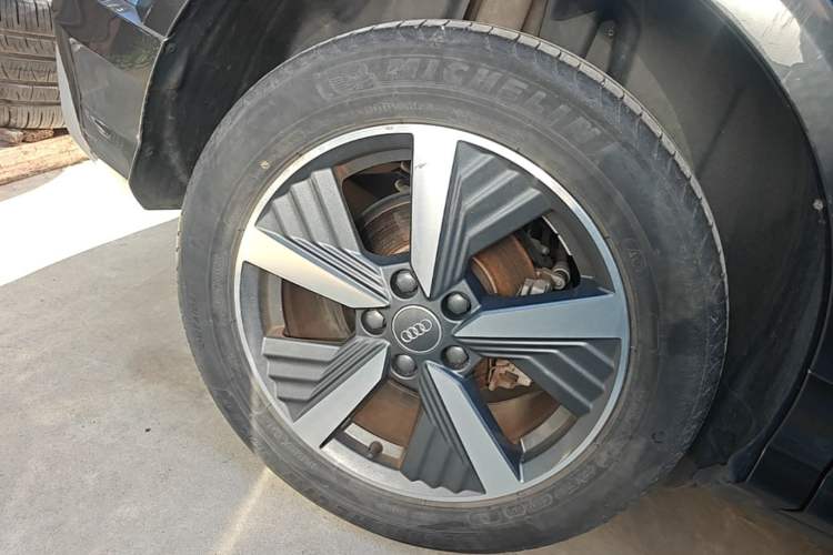 Used Audi Q2L e-tron 2019 Q2L e-tron Pure Electric Smart Enjoyment Model Right Rear Wheel Hub